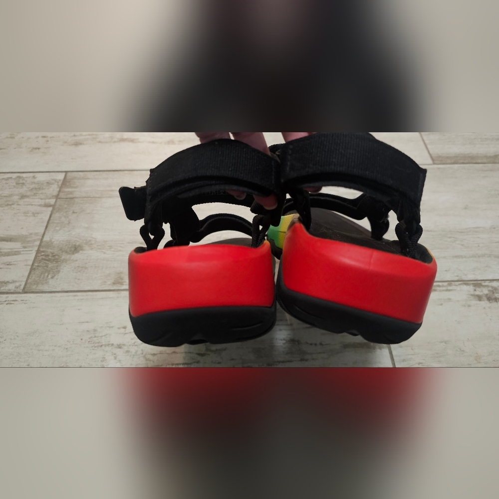 Teva Women's Hurricane XLT2 Ampsole Rainbow Sandals 10 - Picture 6 of 8